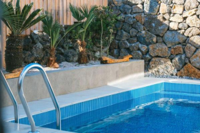 Hold in Hamdeok with Pool